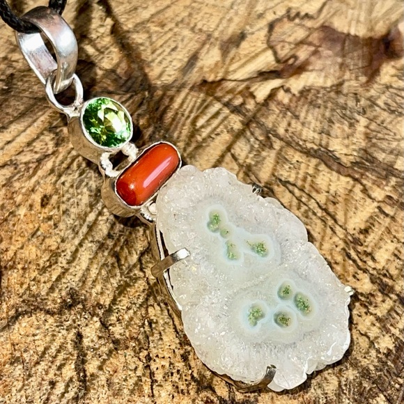 Solar Quartz Pendant 2 7/8” - Picture 12 of 15